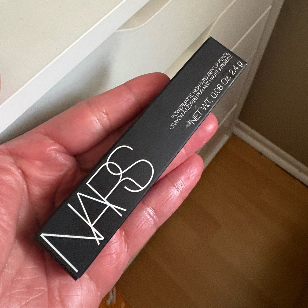 NARS Lip Crayon 🖍️ In the color ALL NIGHT LONG 172 Brand New Never Used.